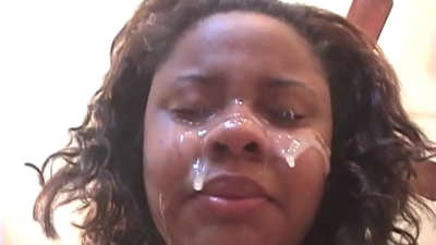 Черная бразильянка получает камшот на лицо после анального секса с большим членом