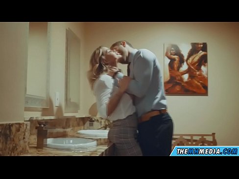 ❤️ когда грудастая блондинка соблазняет тебя в общественном туалете ❤️❌ Качественный секс на сайте massagecenter-yalta.ru ☑